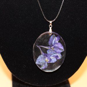 Unique flower necklace